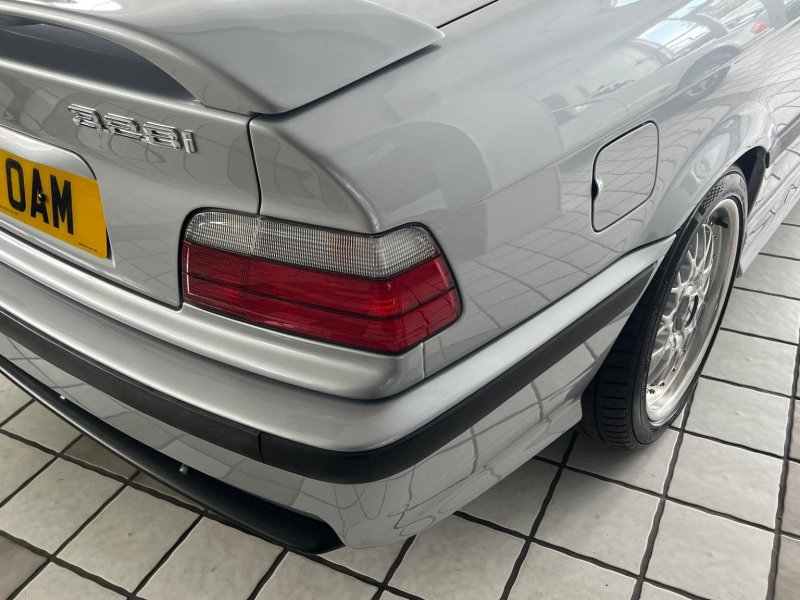 BMW 3 SERIES