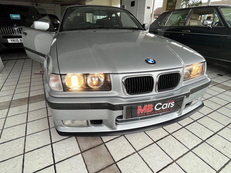 BMW 3 SERIES