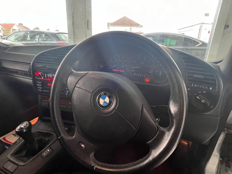 BMW 3 SERIES