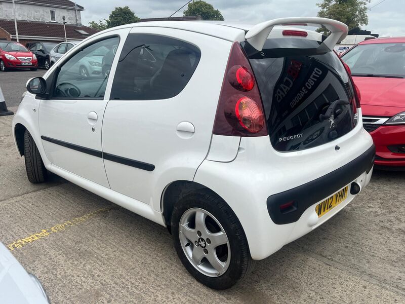 PEUGEOT 107