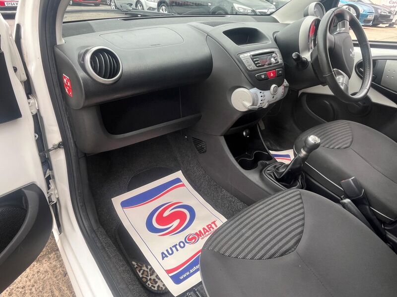 PEUGEOT 107