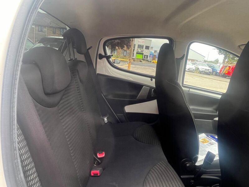 PEUGEOT 107