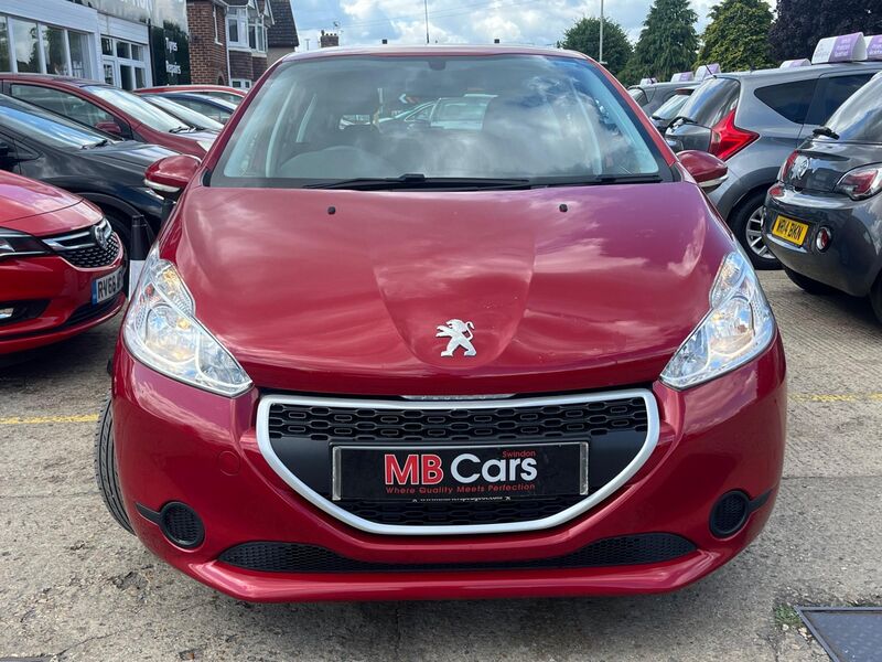 PEUGEOT 208