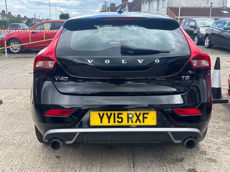 VOLVO V40
