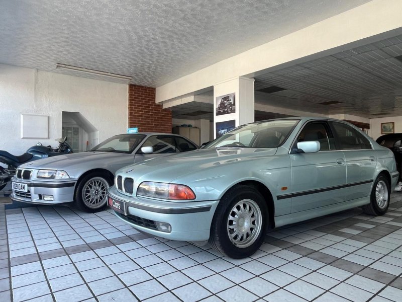 BMW 5 SERIES