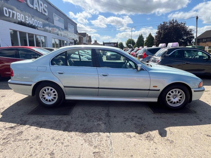 BMW 5 SERIES