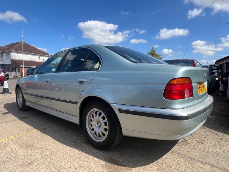 BMW 5 SERIES