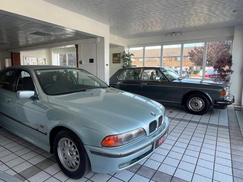 BMW 5 SERIES