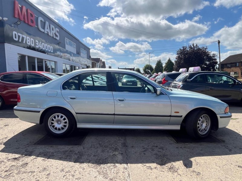 BMW 5 SERIES