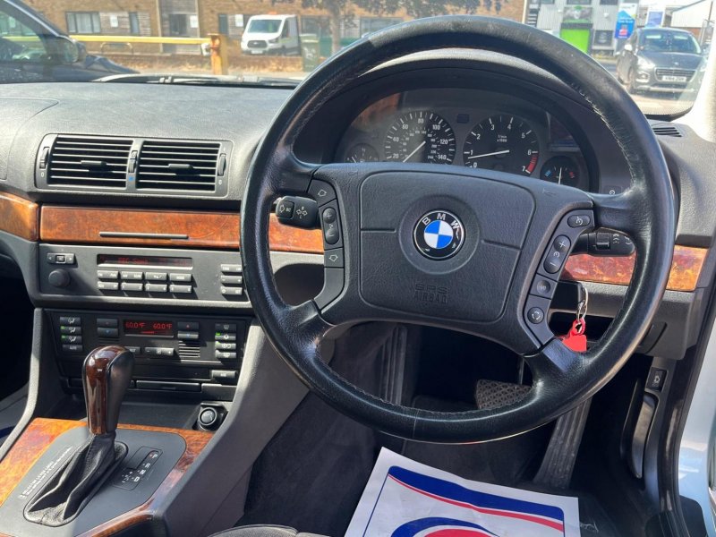 BMW 5 SERIES