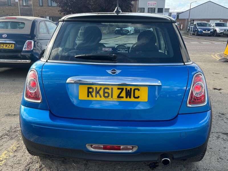 MINI HATCH
