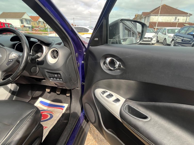 NISSAN JUKE