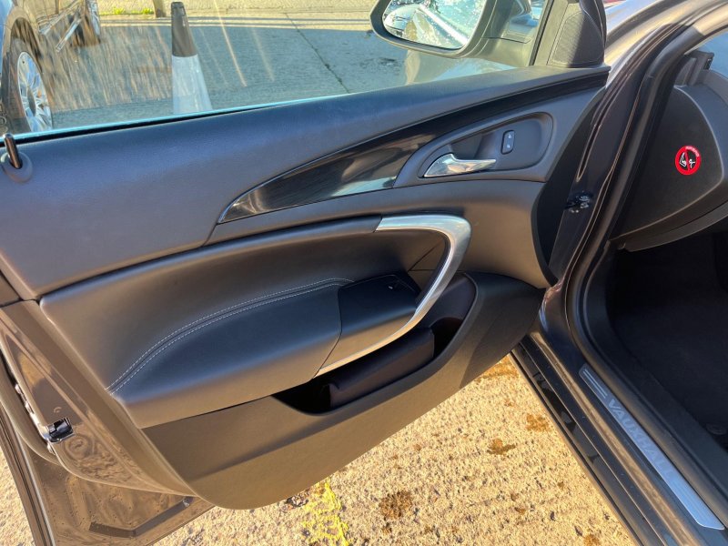 VAUXHALL INSIGNIA