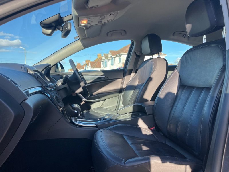 VAUXHALL INSIGNIA