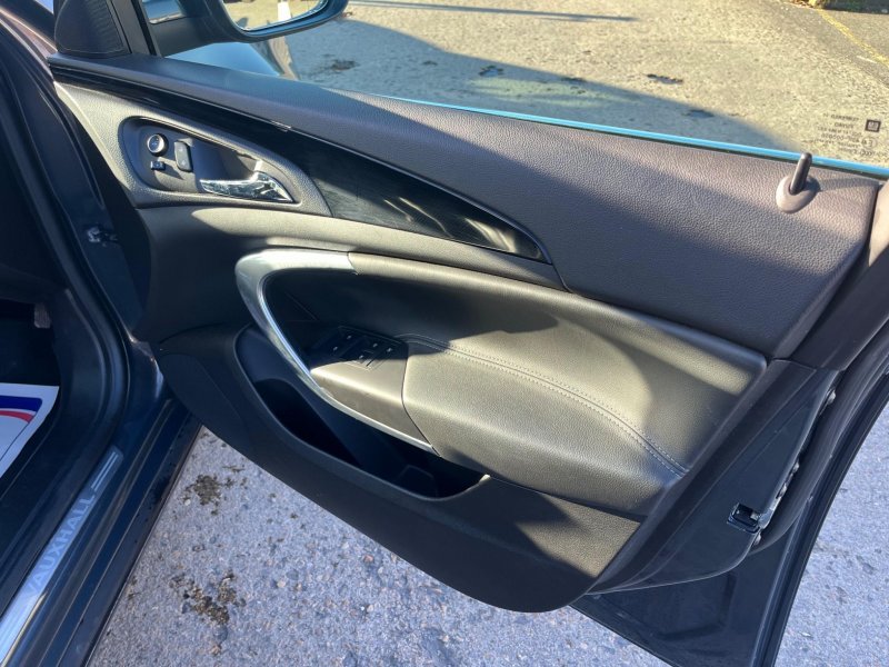 VAUXHALL INSIGNIA