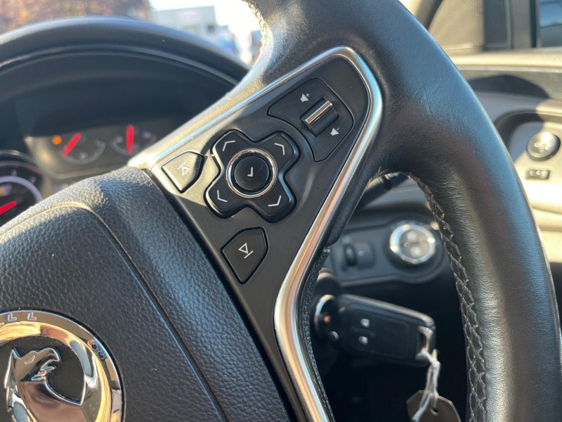VAUXHALL INSIGNIA