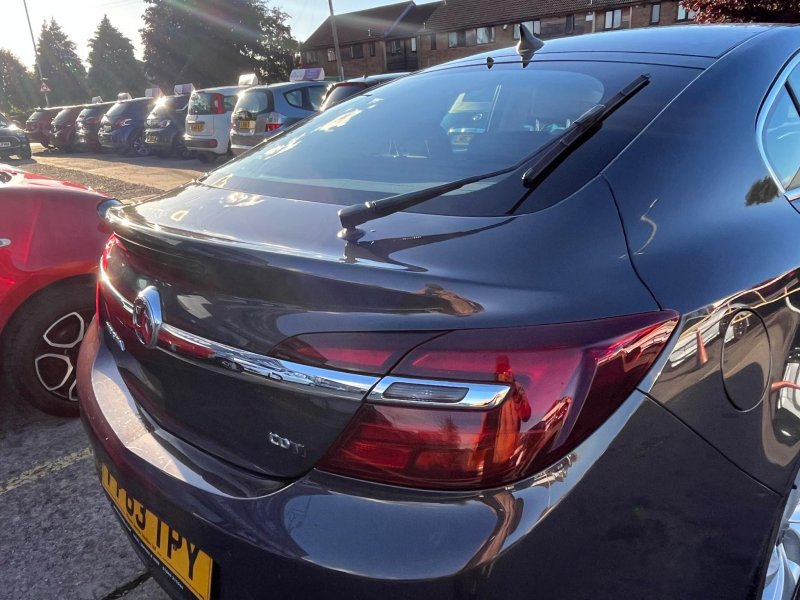 VAUXHALL INSIGNIA