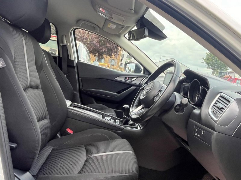 MAZDA MAZDA3