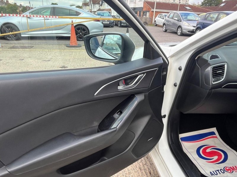 MAZDA MAZDA3