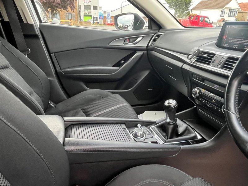 MAZDA MAZDA3