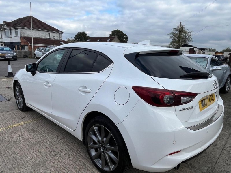 MAZDA MAZDA3