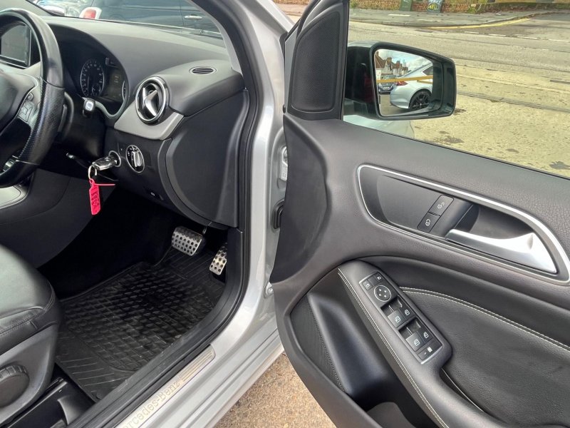 MERCEDES-BENZ B CLASS