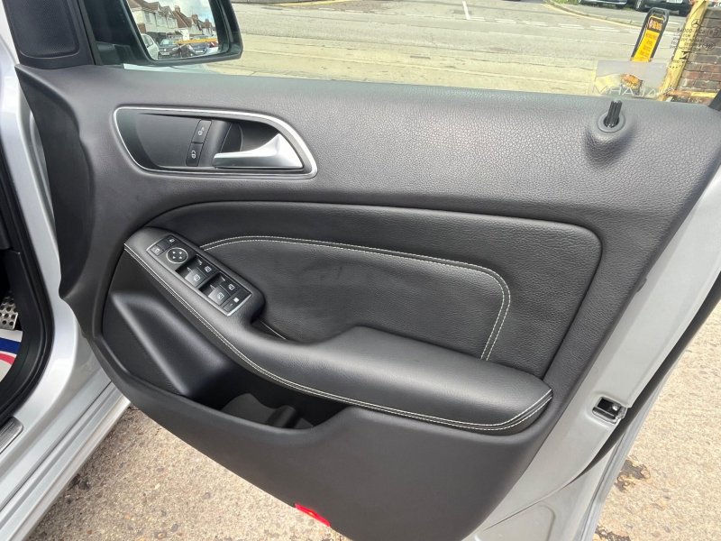 MERCEDES-BENZ B CLASS