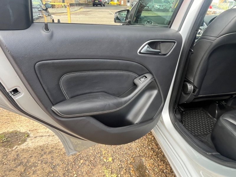 MERCEDES-BENZ B CLASS