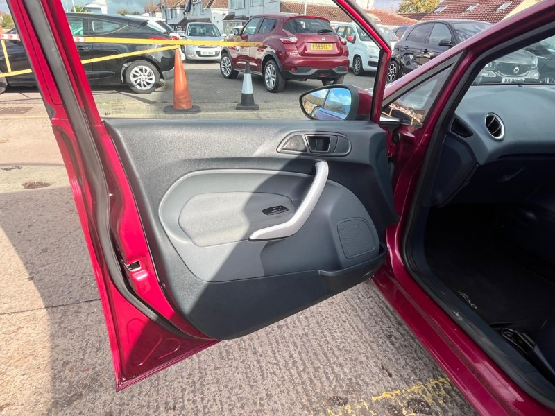 FORD FIESTA