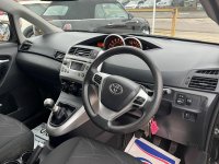 TOYOTA VERSO