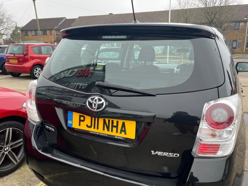 TOYOTA VERSO