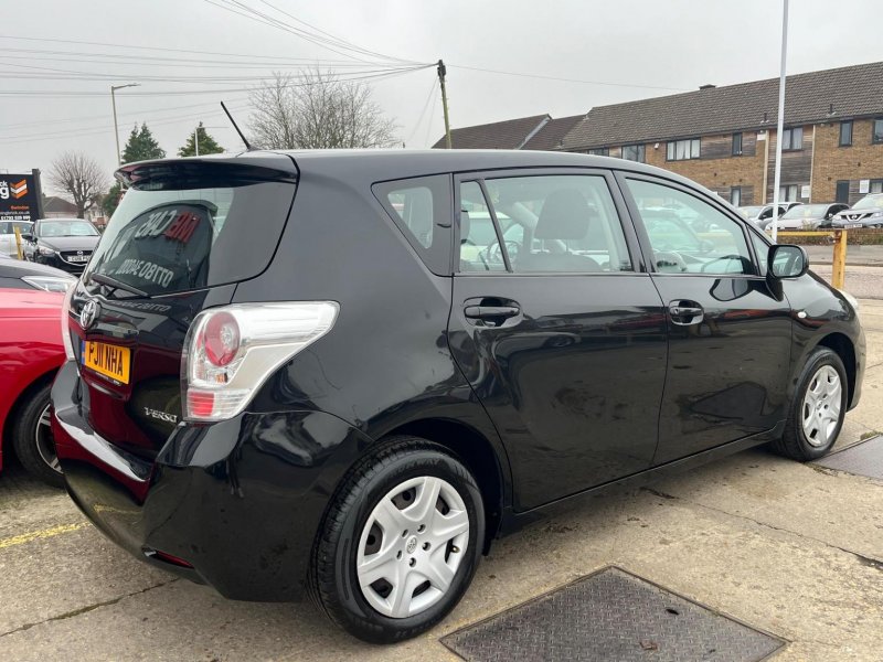 TOYOTA VERSO