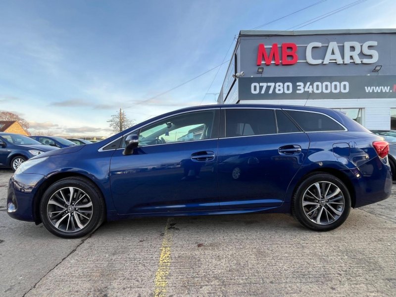 TOYOTA AVENSIS