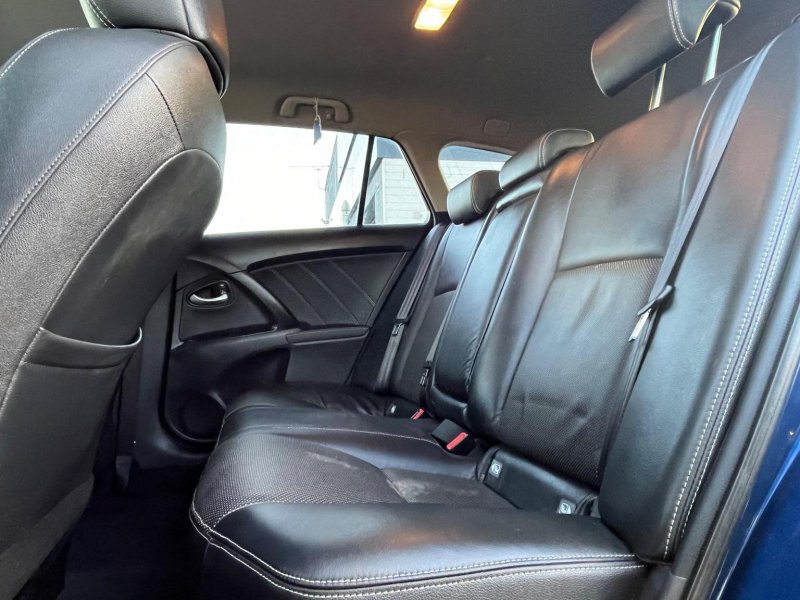TOYOTA AVENSIS
