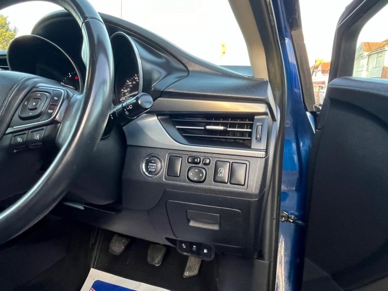 TOYOTA AVENSIS