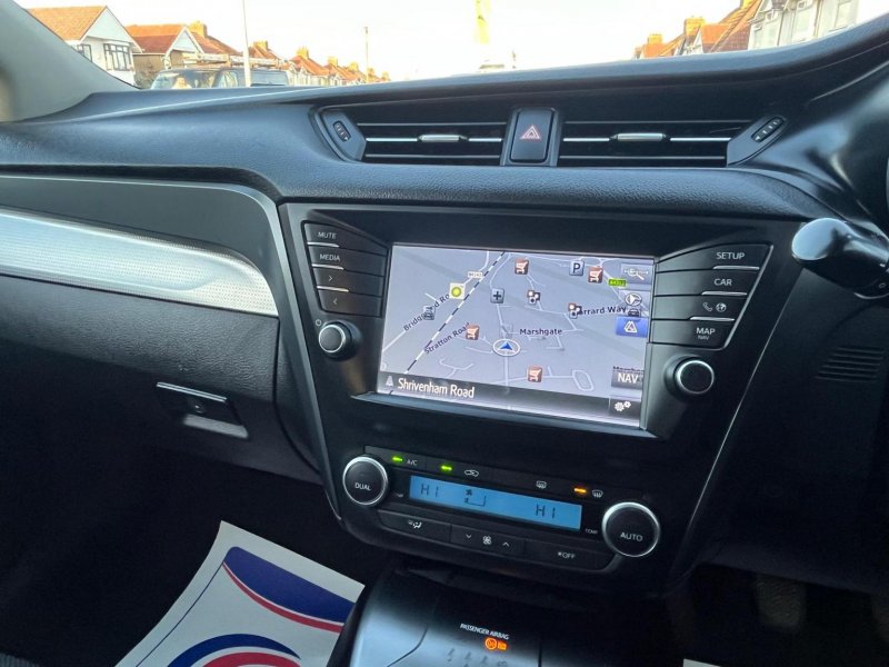 TOYOTA AVENSIS
