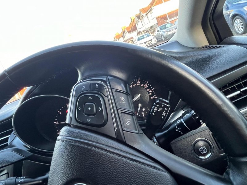TOYOTA AVENSIS