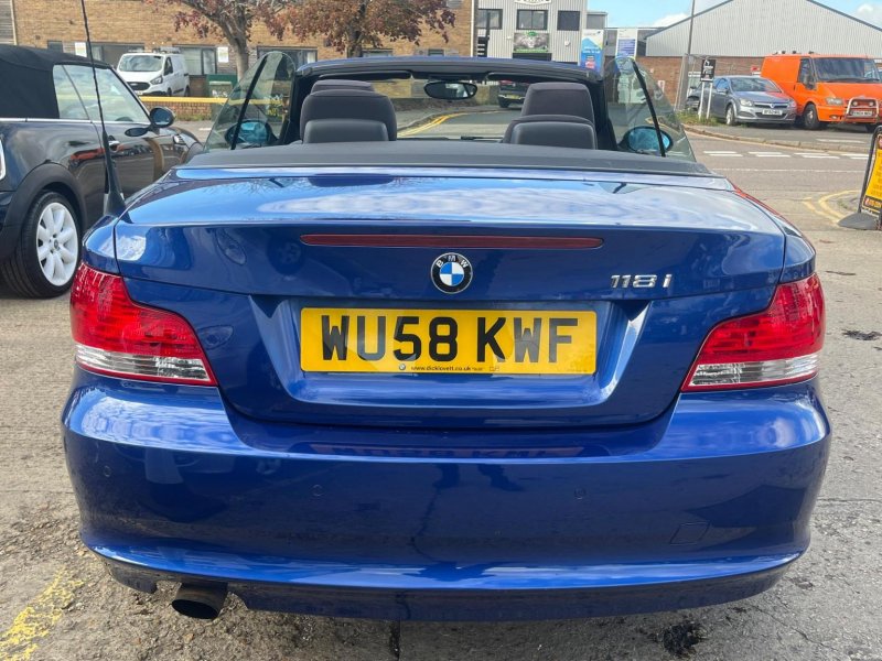BMW 1 SERIES