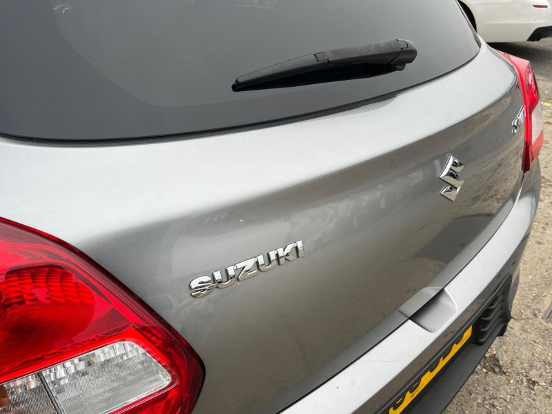 SUZUKI SWIFT