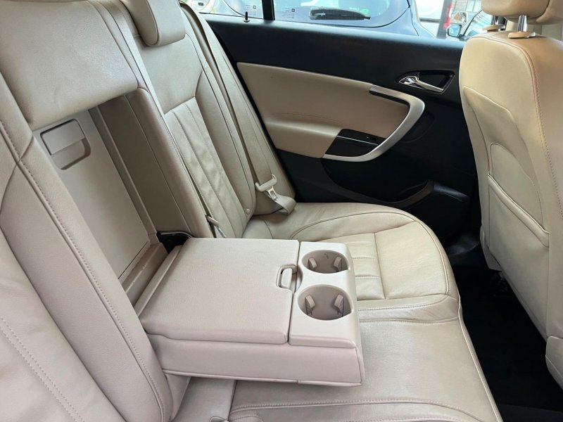 VAUXHALL INSIGNIA