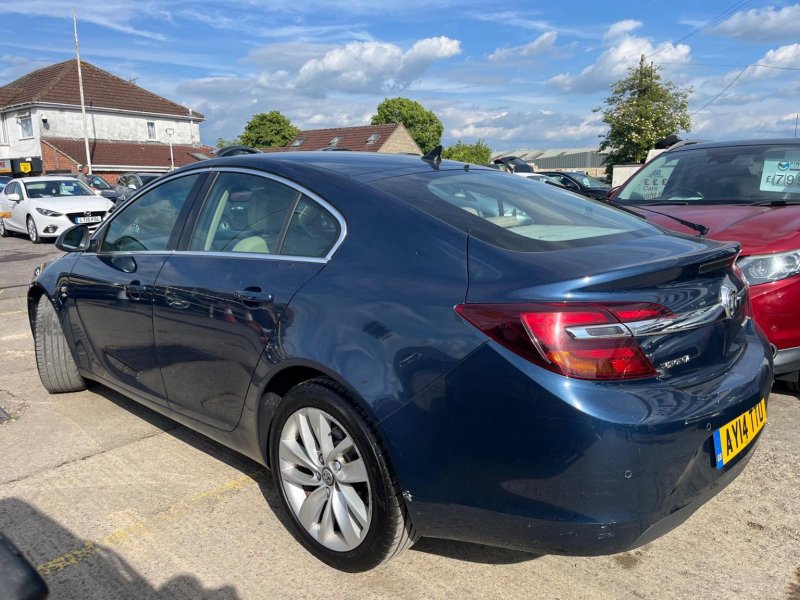 VAUXHALL INSIGNIA