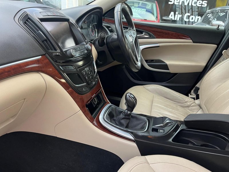 VAUXHALL INSIGNIA
