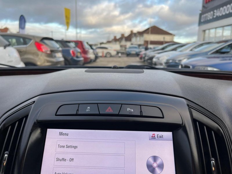 VAUXHALL INSIGNIA