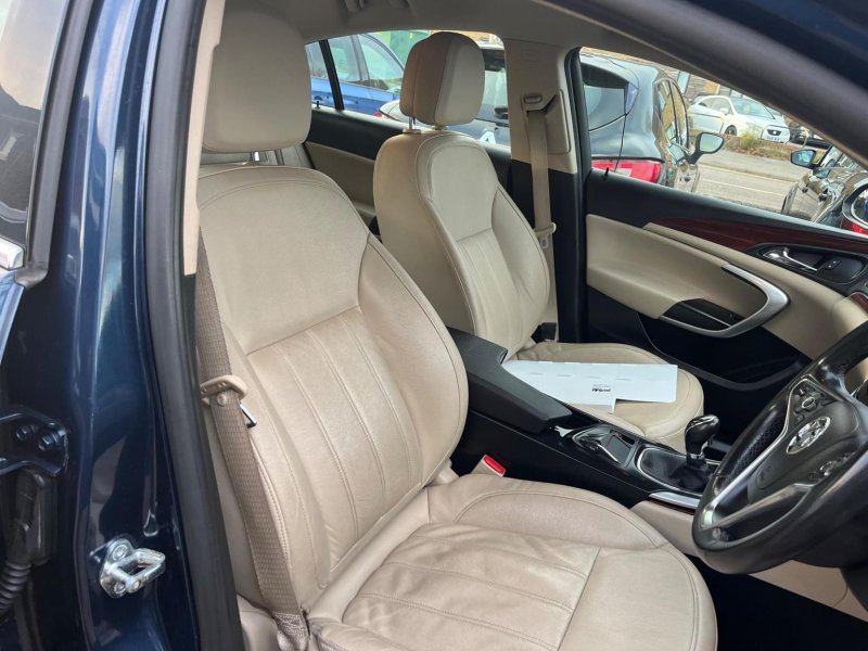 VAUXHALL INSIGNIA