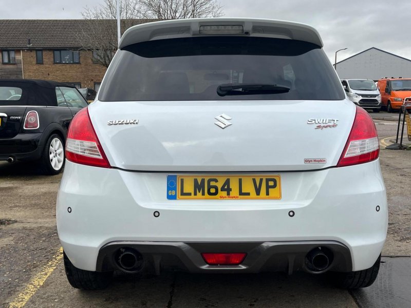 SUZUKI SWIFT