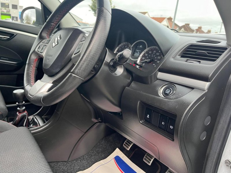 SUZUKI SWIFT