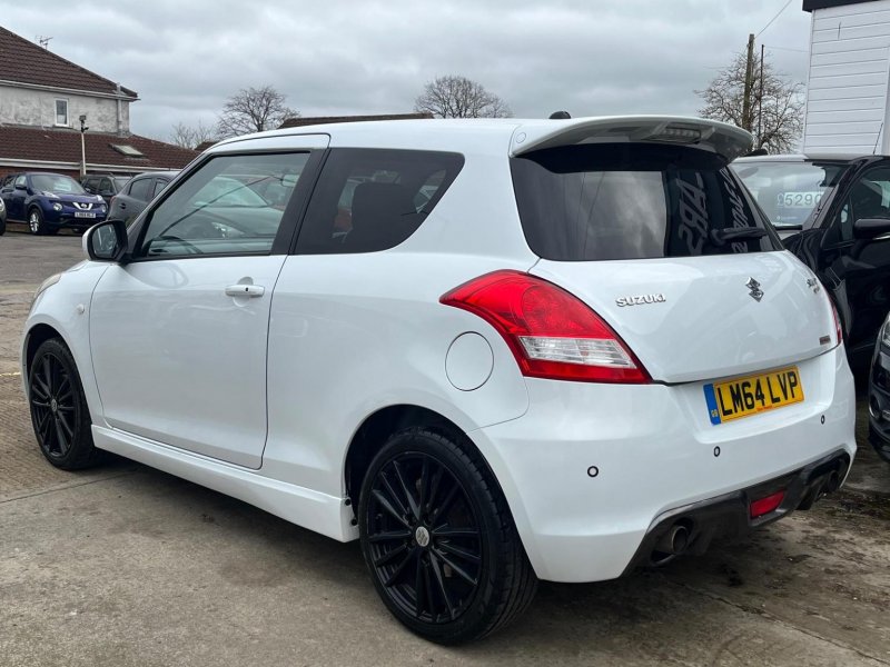 SUZUKI SWIFT
