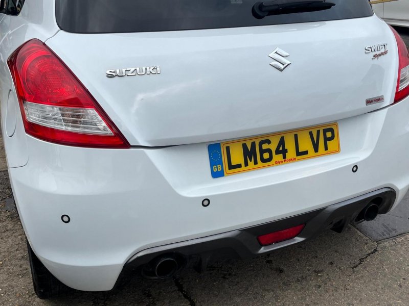 SUZUKI SWIFT