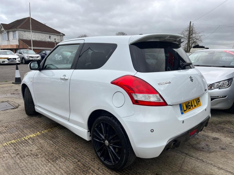 SUZUKI SWIFT