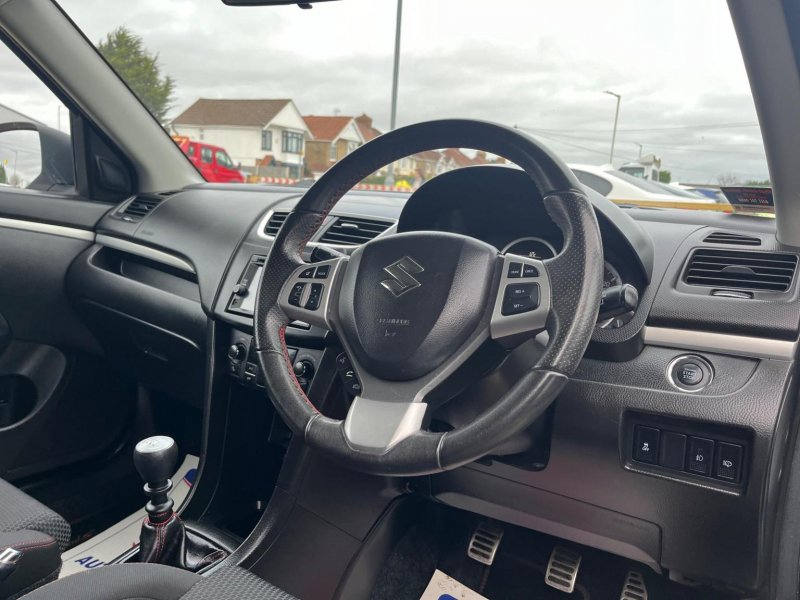 SUZUKI SWIFT